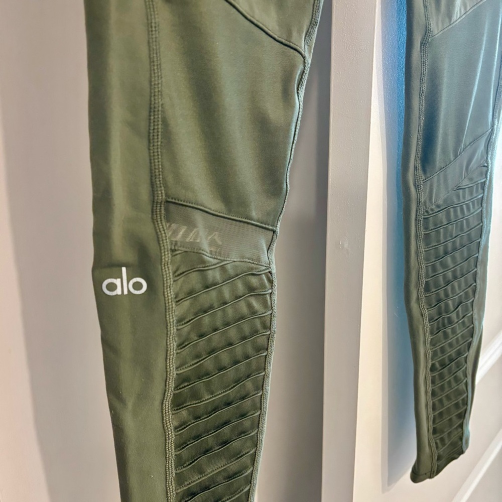 ALO Leggings